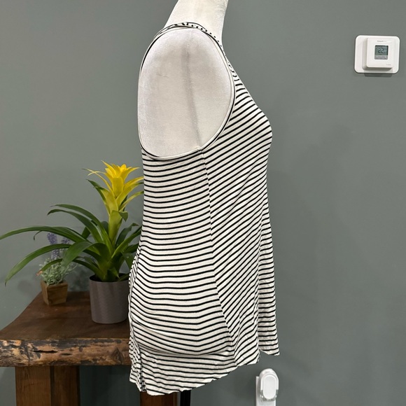 Urban Behaviour Tank Top - Picture 2 of 11